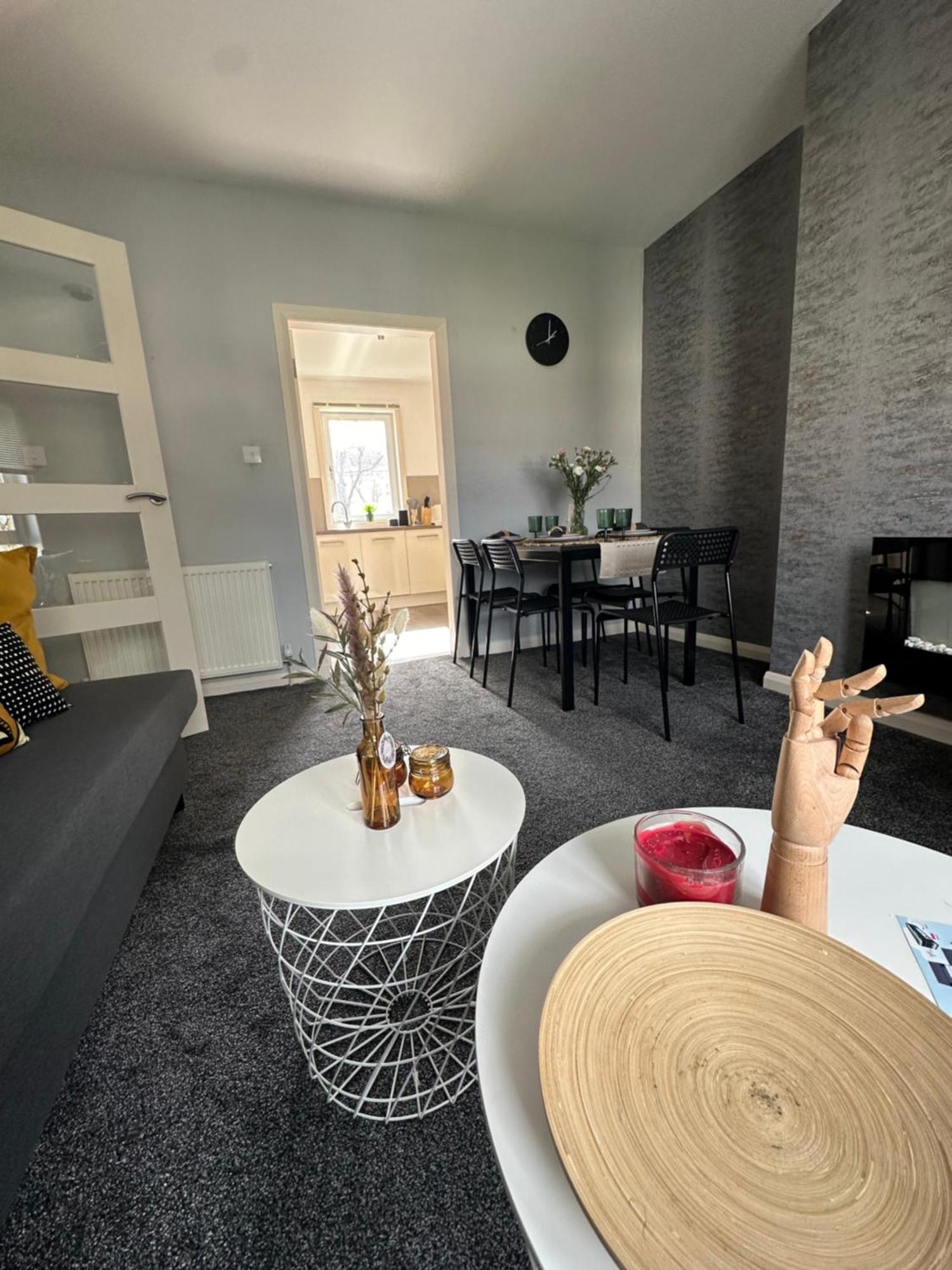 Glasgow Modern Style Home , Separate Entrance Exteriér fotografie